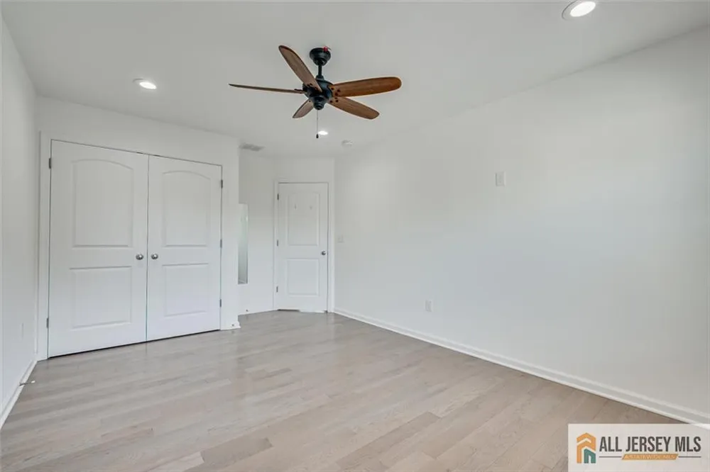 23 Dalton Place Edison, NJ 08817
