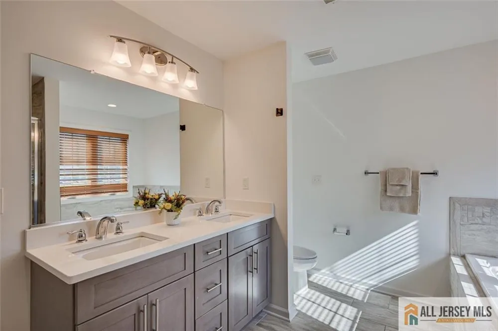 23 Dalton Place Edison, NJ 08817