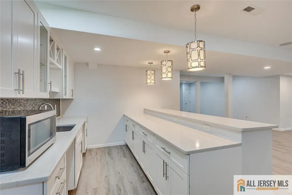 23 Dalton Place Edison, NJ 08817