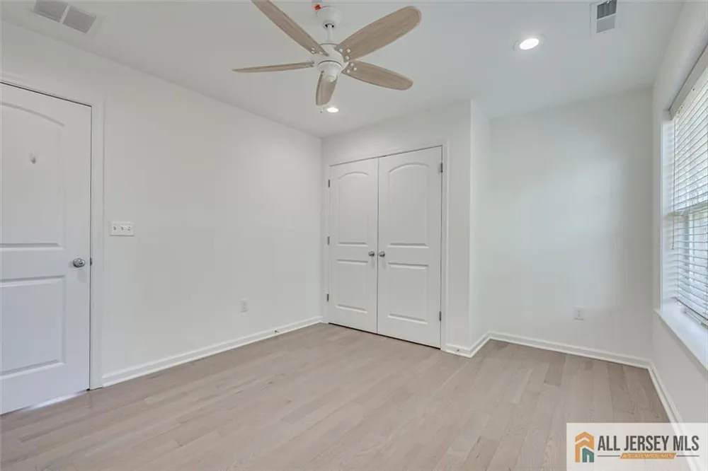 23 Dalton Place Edison, NJ 08817
