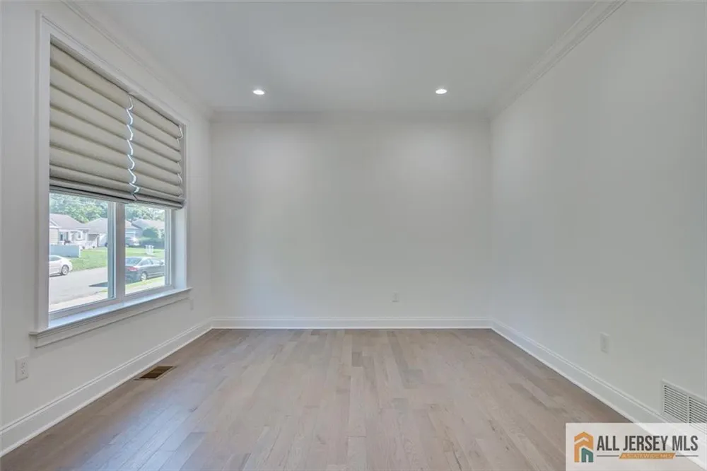23 Dalton Place Edison, NJ 08817