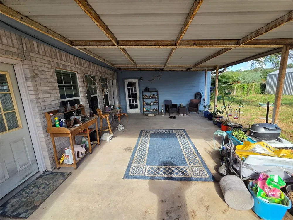 111 Paso Madera Rockport, TX 78382