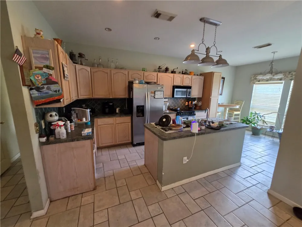 111 Paso Madera Rockport, TX 78382