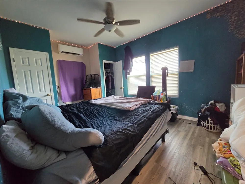 111 Paso Madera Rockport, TX 78382