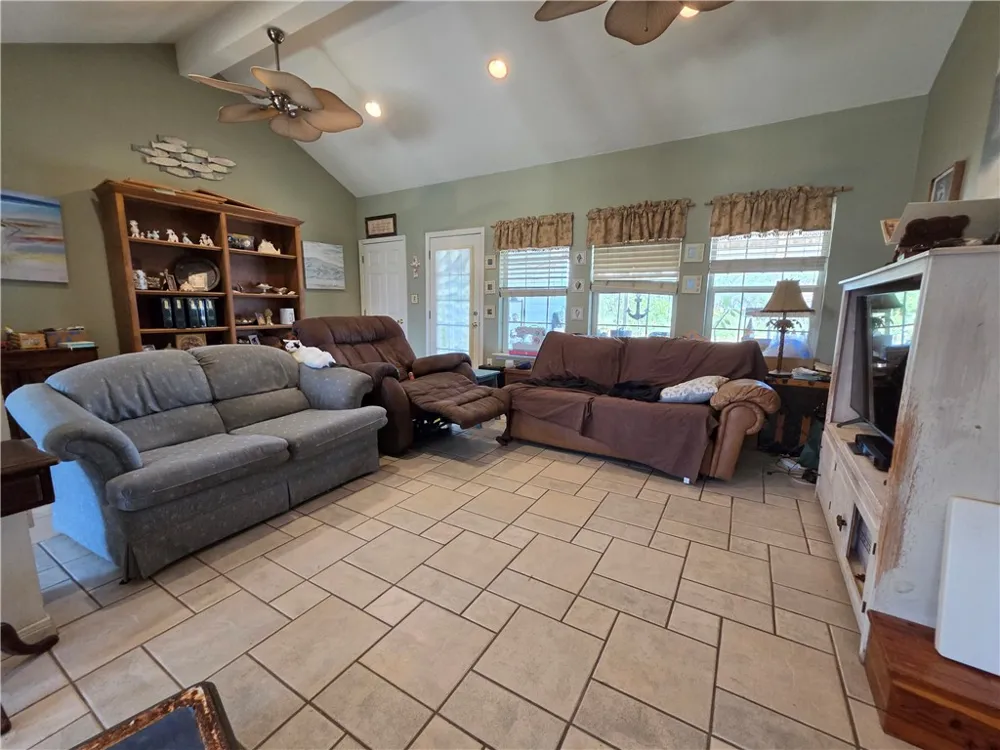 111 Paso Madera Rockport, TX 78382