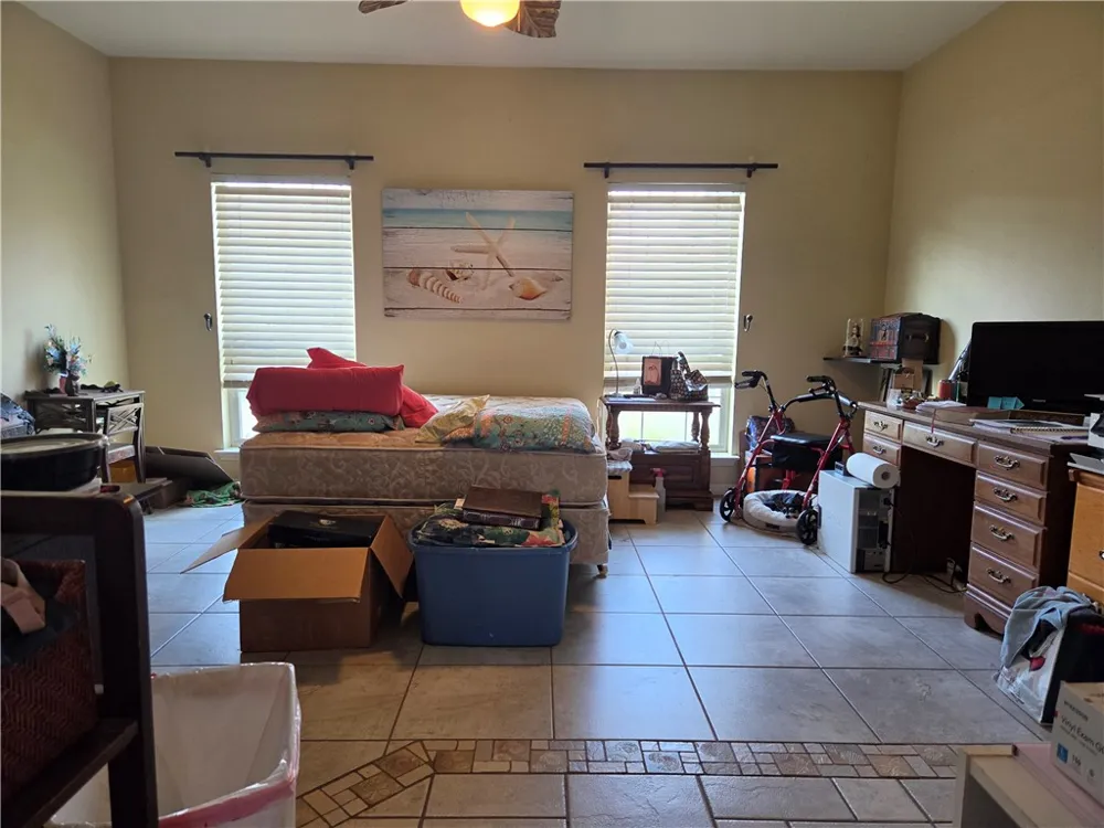111 Paso Madera Rockport, TX 78382