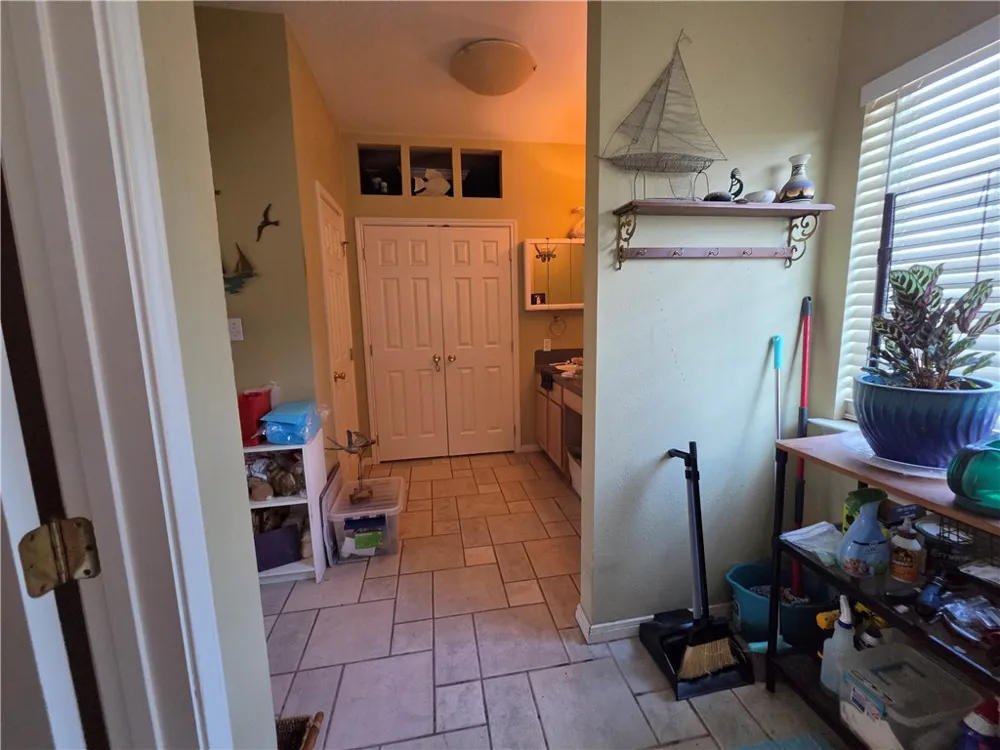 111 Paso Madera Rockport, TX 78382