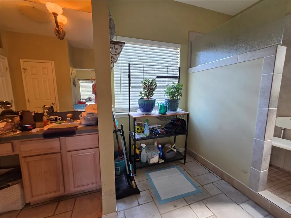 111 Paso Madera Rockport, TX 78382