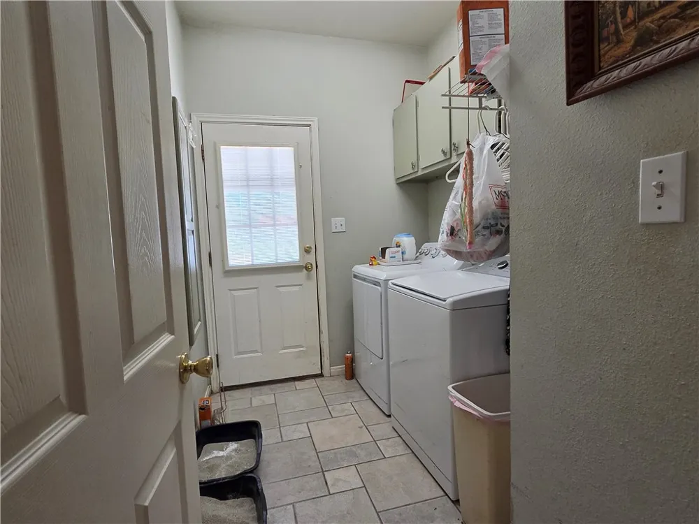 111 Paso Madera Rockport, TX 78382