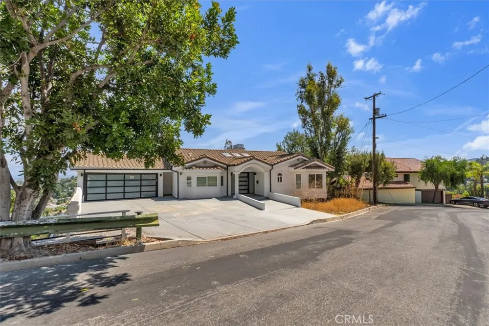 5096 Llano Drive Woodland Hills, CA 91364
