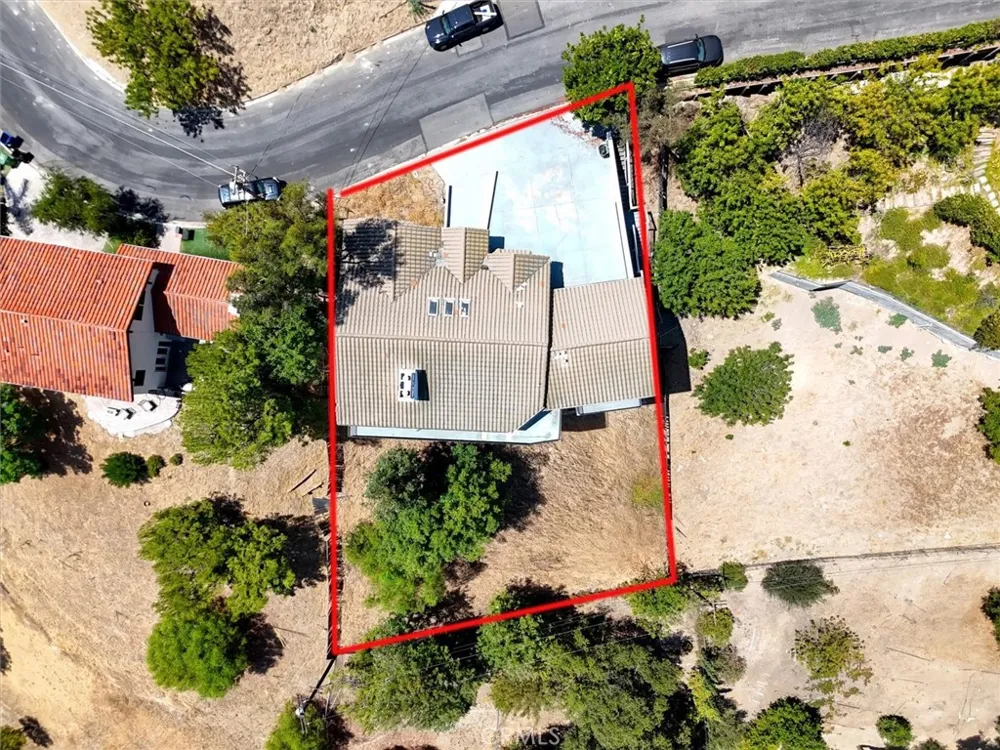5096 Llano Drive Woodland Hills, CA 91364