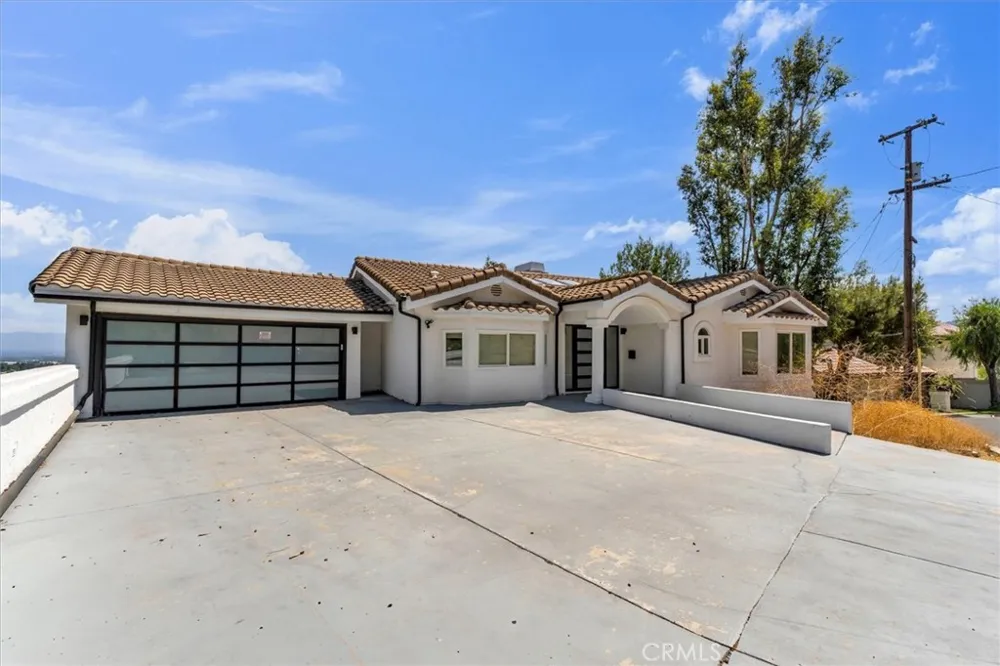 5096 Llano Drive Woodland Hills, CA 91364