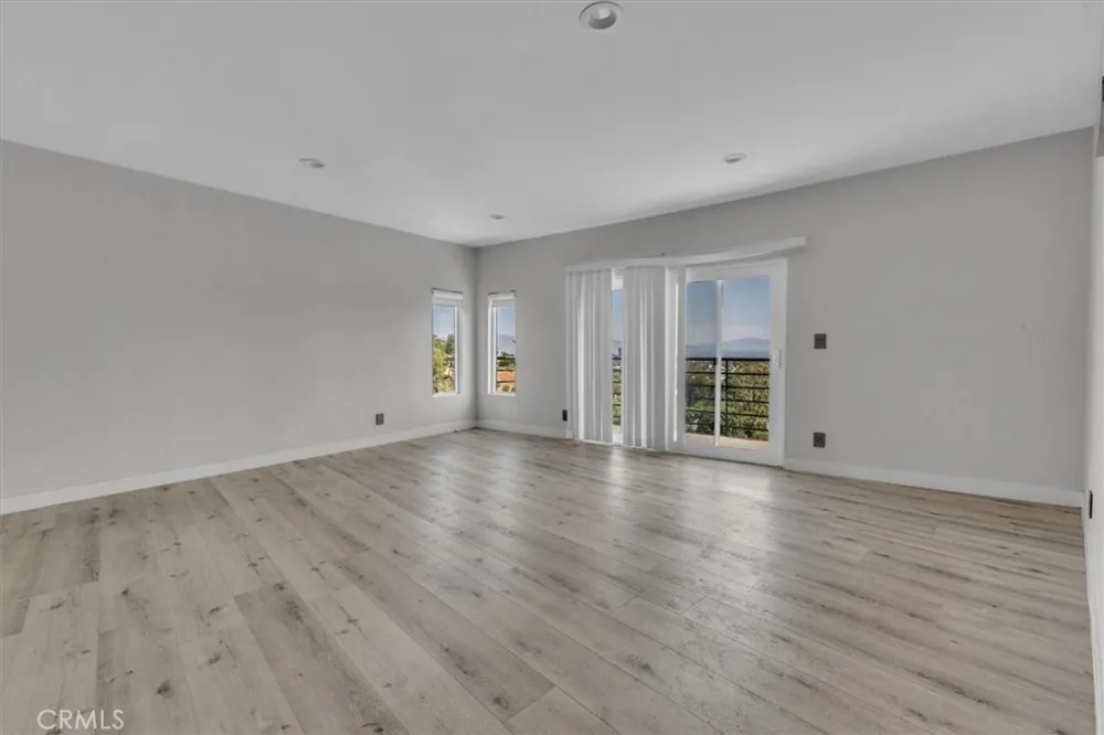 5096 Llano Drive Woodland Hills, CA 91364