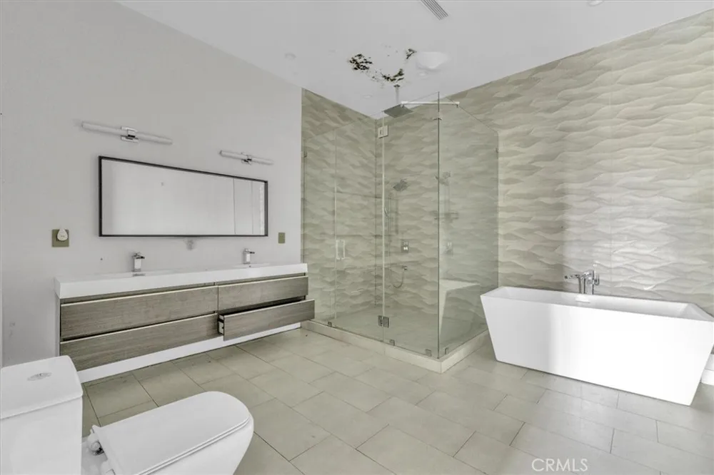 5096 Llano Drive Woodland Hills, CA 91364