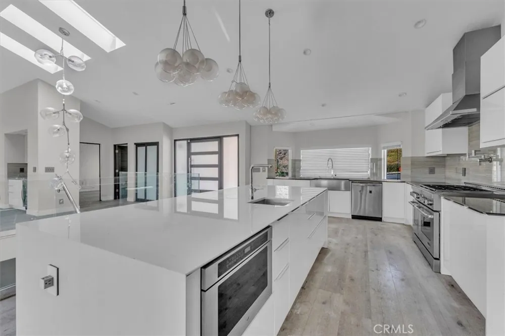 5096 Llano Drive Woodland Hills, CA 91364