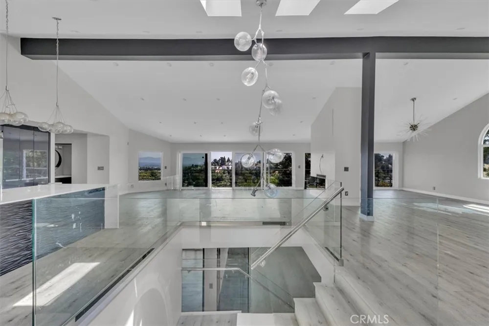 5096 Llano Drive Woodland Hills, CA 91364