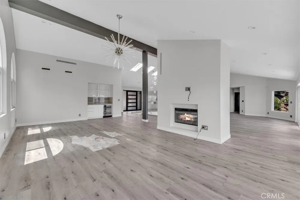 5096 Llano Drive Woodland Hills, CA 91364