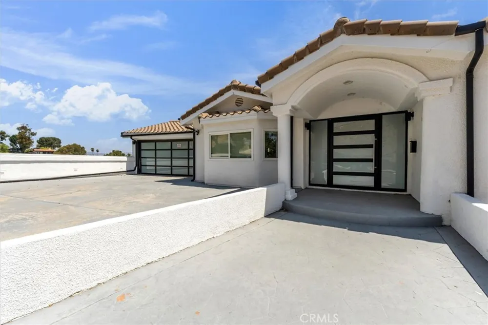 5096 Llano Drive Woodland Hills, CA 91364