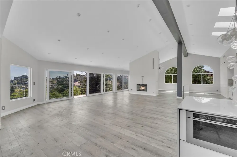 5096 Llano Drive Woodland Hills, CA 91364