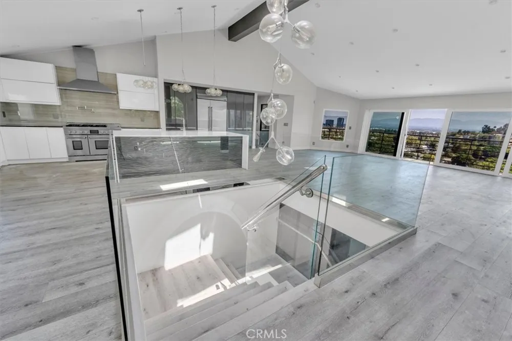 5096 Llano Drive Woodland Hills, CA 91364
