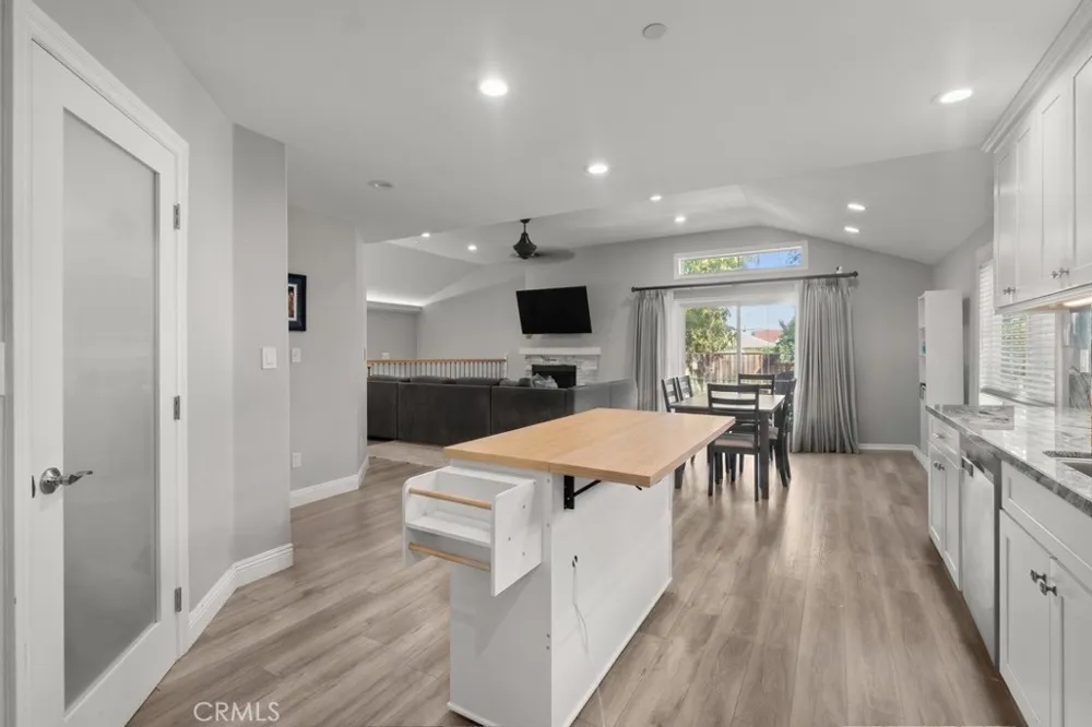 885 Masterson Drive Thousand Oaks, CA 91360