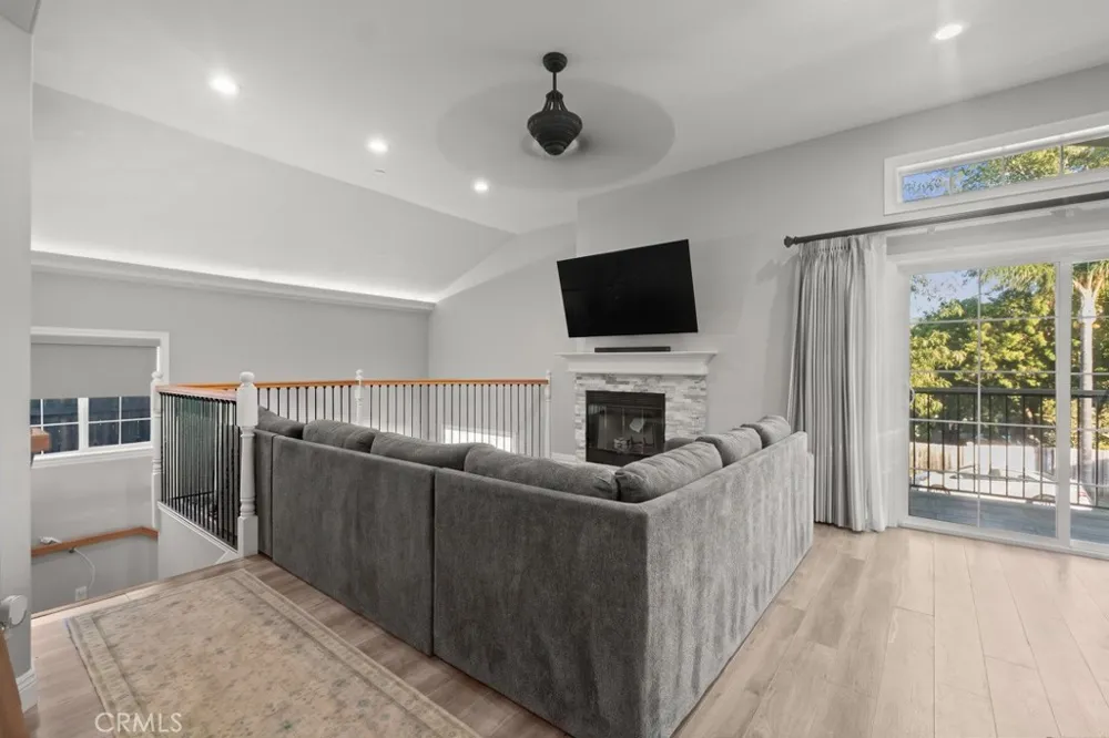 885 Masterson Drive Thousand Oaks, CA 91360