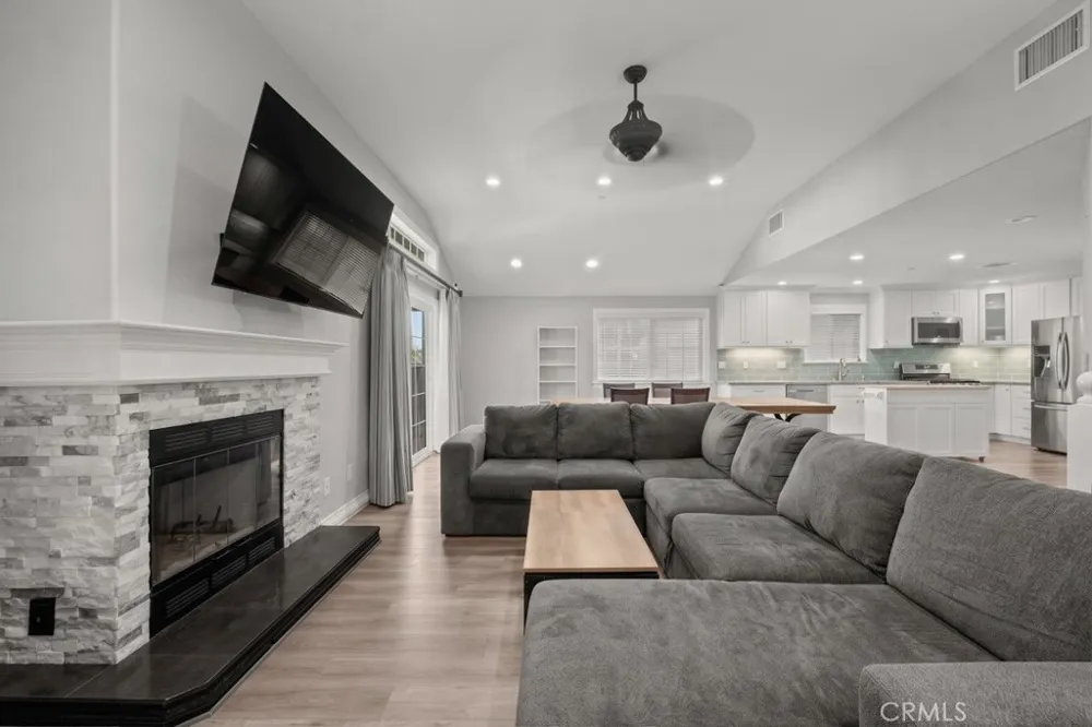 885 Masterson Drive Thousand Oaks, CA 91360