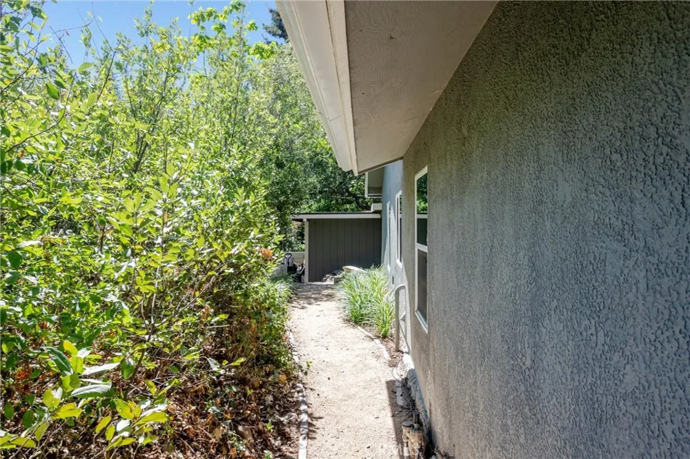 38998 Harris Road Oak Glen, CA 92399