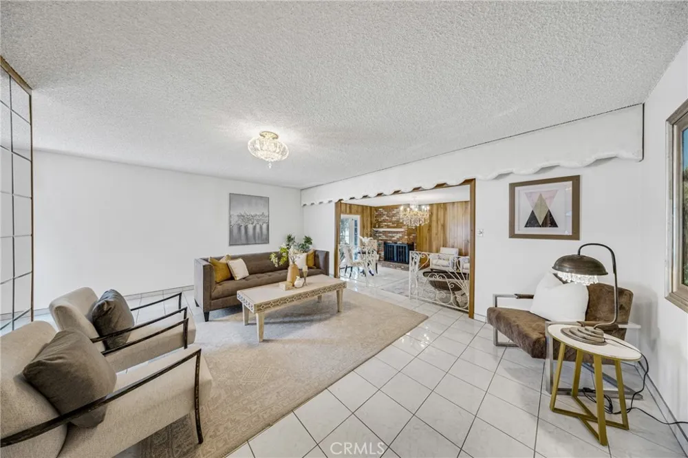 2640 David La Habra, CA 90631
