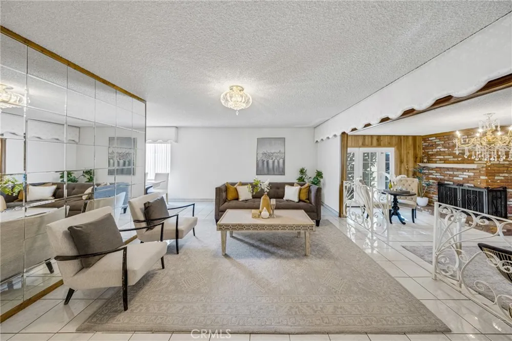 2640 David La Habra, CA 90631