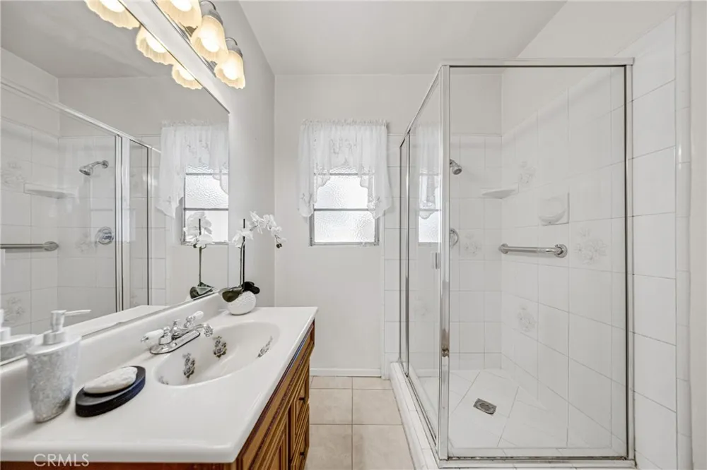 2640 David La Habra, CA 90631