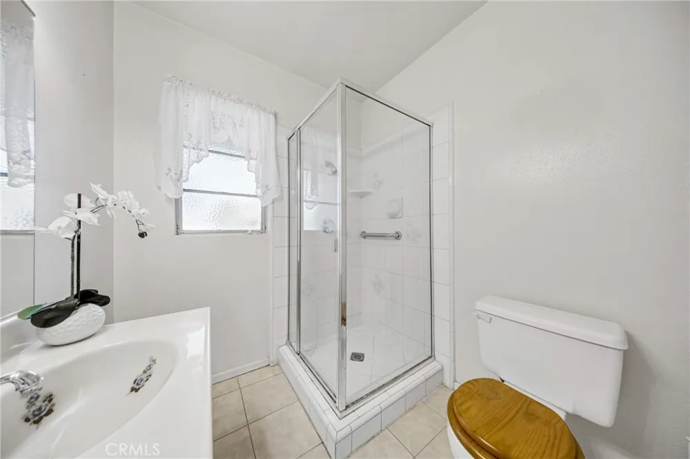 2640 David La Habra, CA 90631