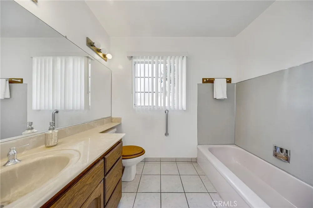 2640 David La Habra, CA 90631