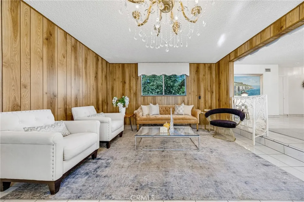 2640 David La Habra, CA 90631
