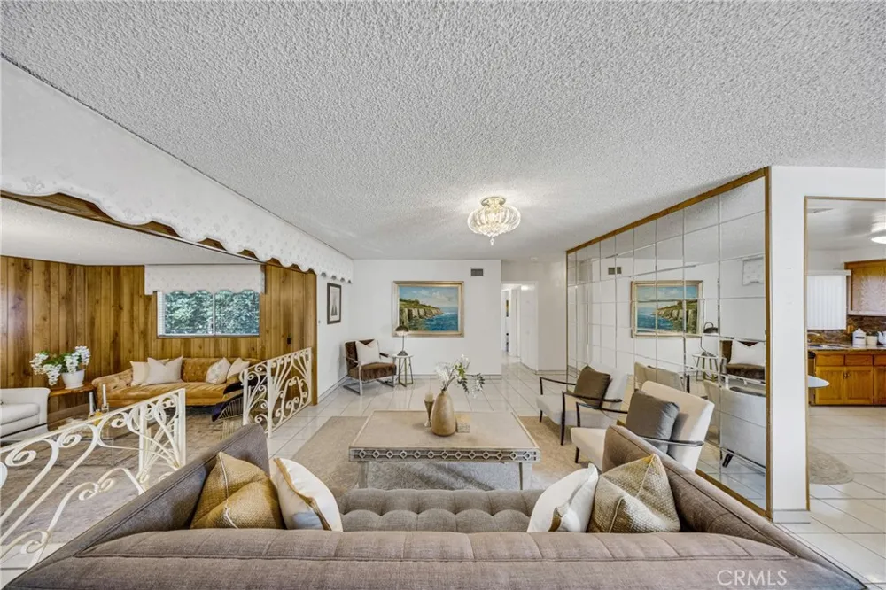 2640 David La Habra, CA 90631