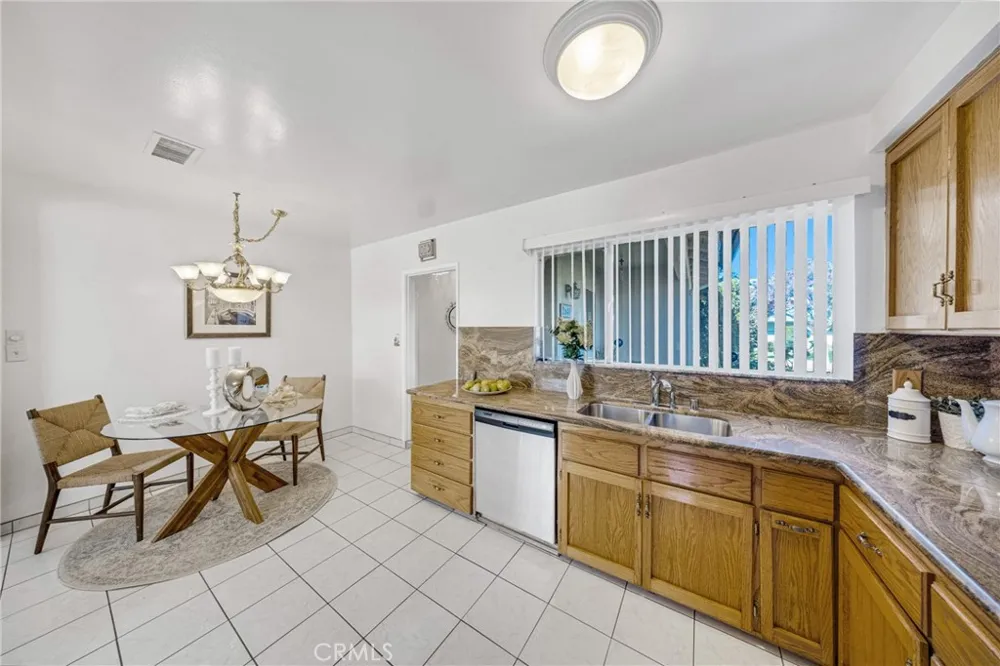 2640 David La Habra, CA 90631
