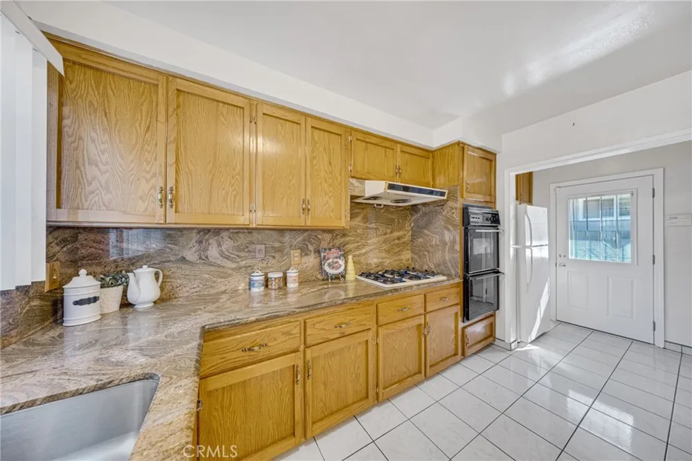 2640 David La Habra, CA 90631