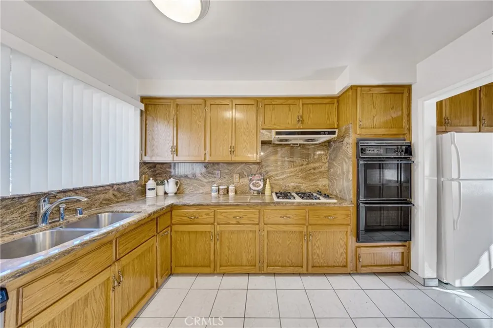 2640 David La Habra, CA 90631