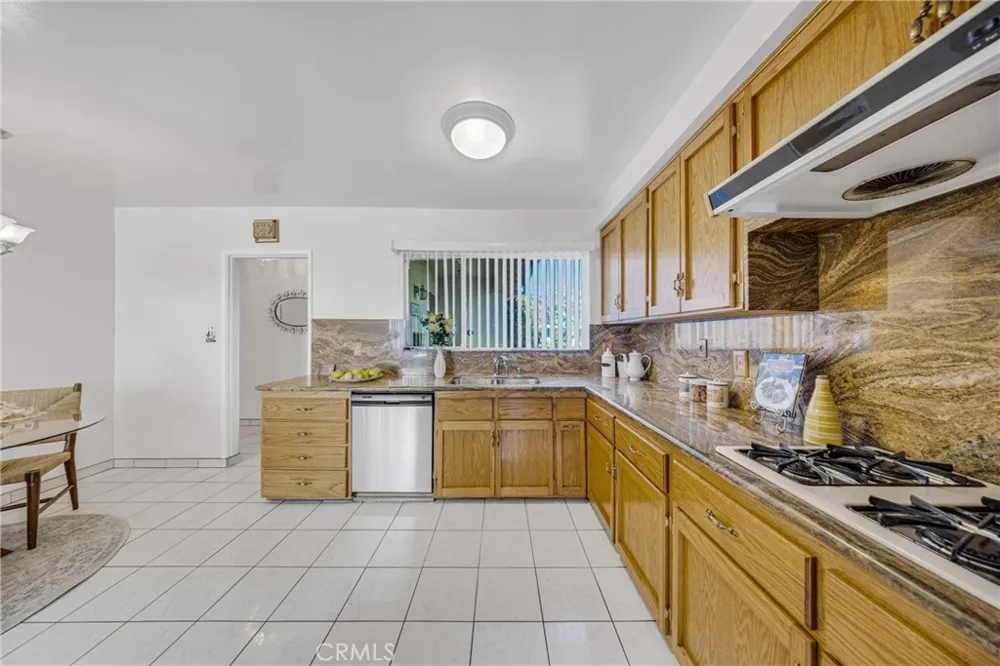 2640 David La Habra, CA 90631