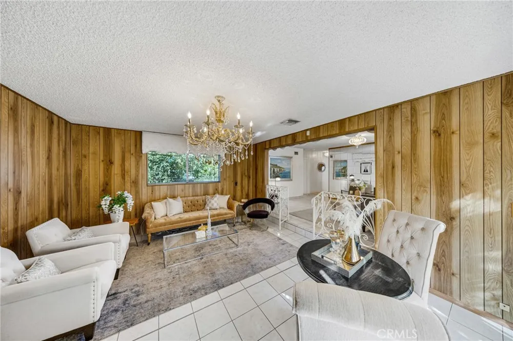 2640 David La Habra, CA 90631