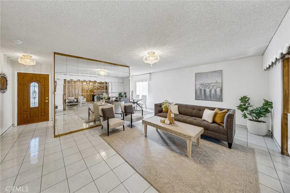 2640 David La Habra, CA 90631