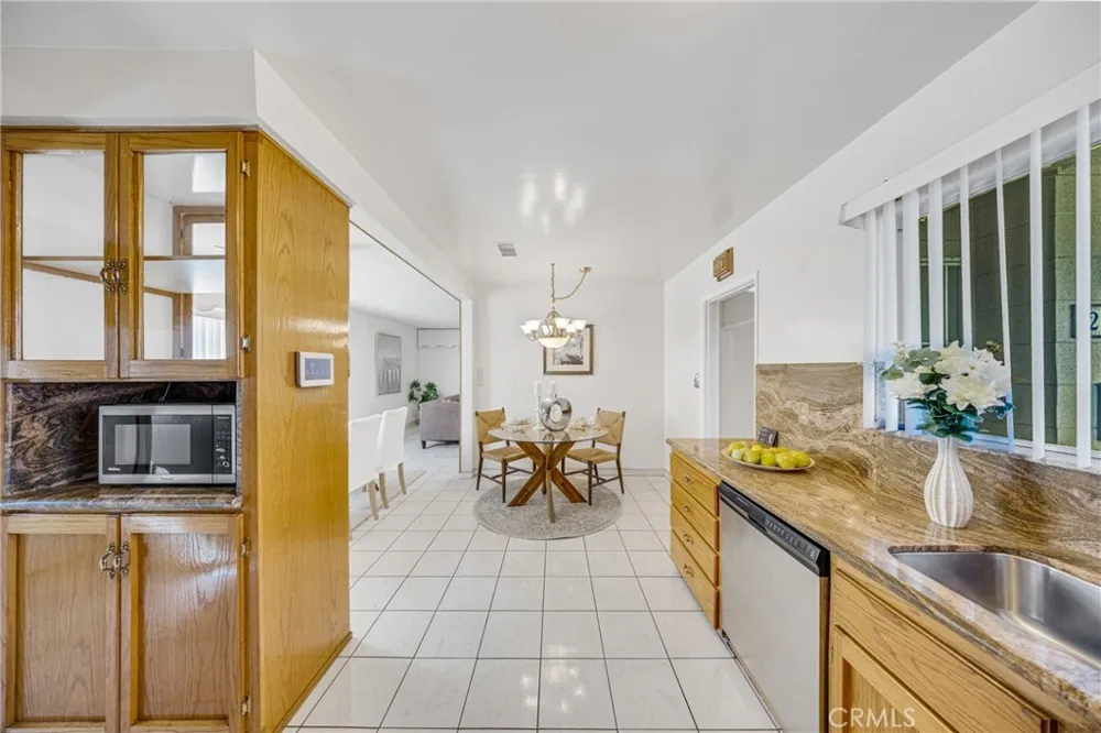 2640 David La Habra, CA 90631