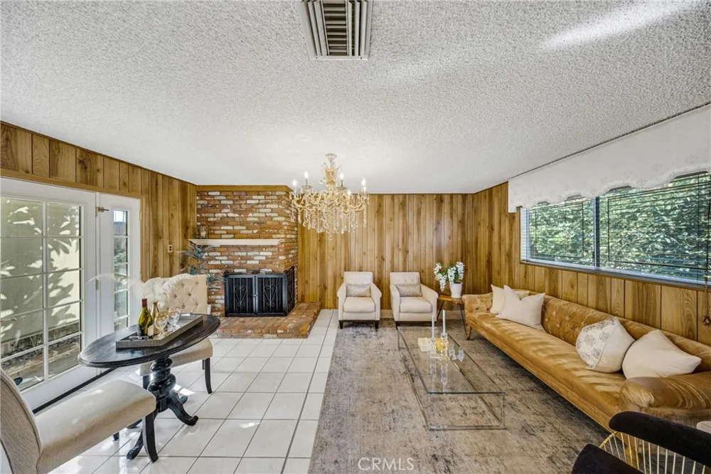2640 David La Habra, CA 90631