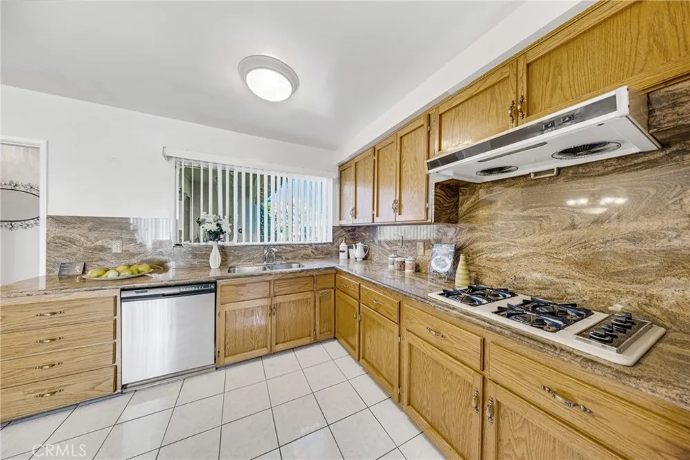 2640 David La Habra, CA 90631