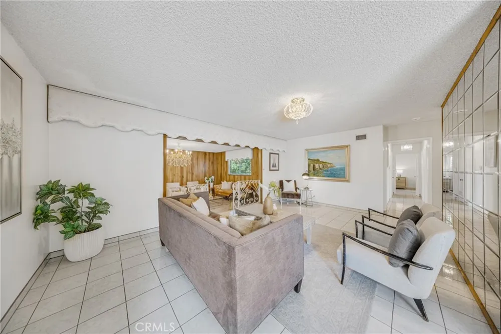 2640 David La Habra, CA 90631