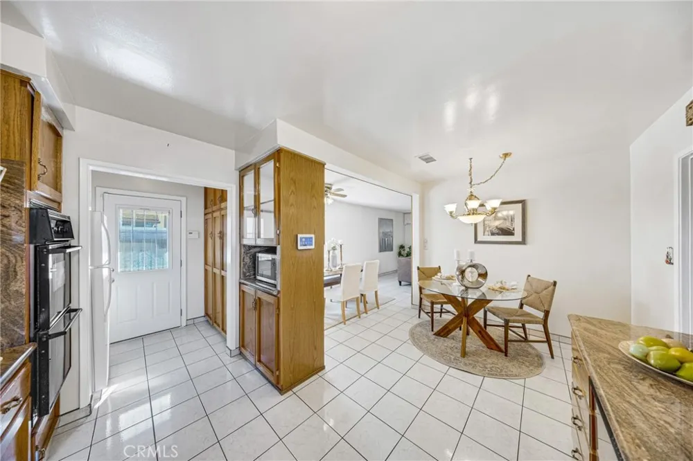 2640 David La Habra, CA 90631