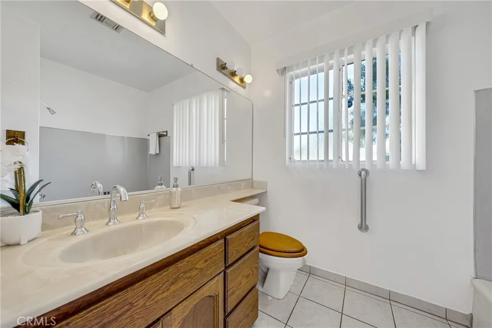 2640 David La Habra, CA 90631