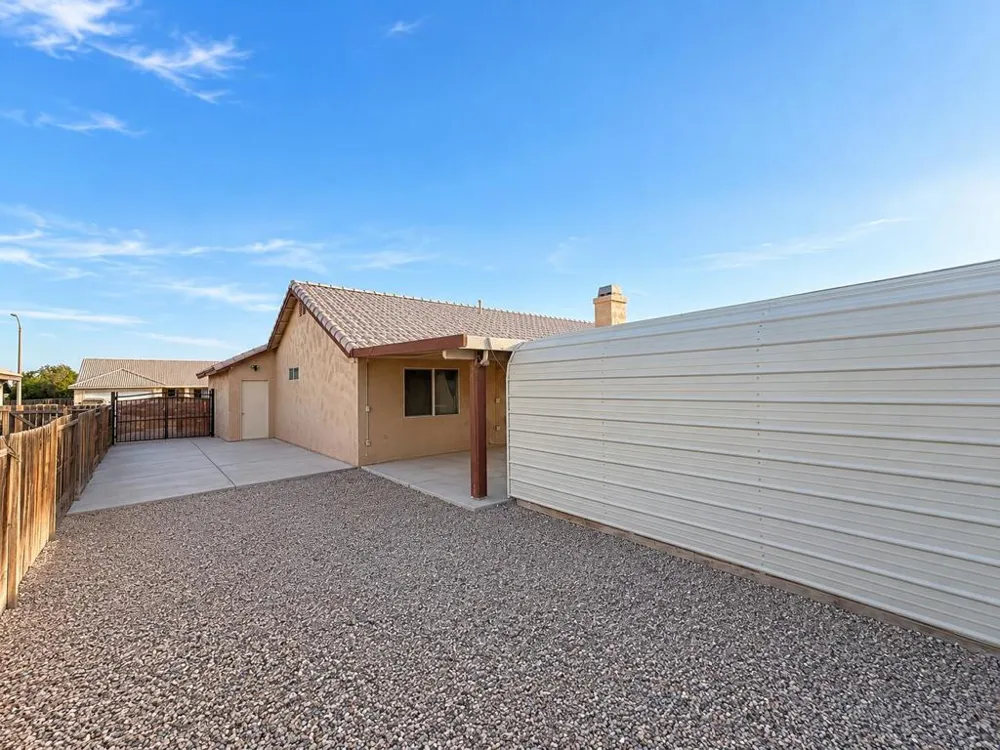 2215 Hidden Blythe, CA 92225
