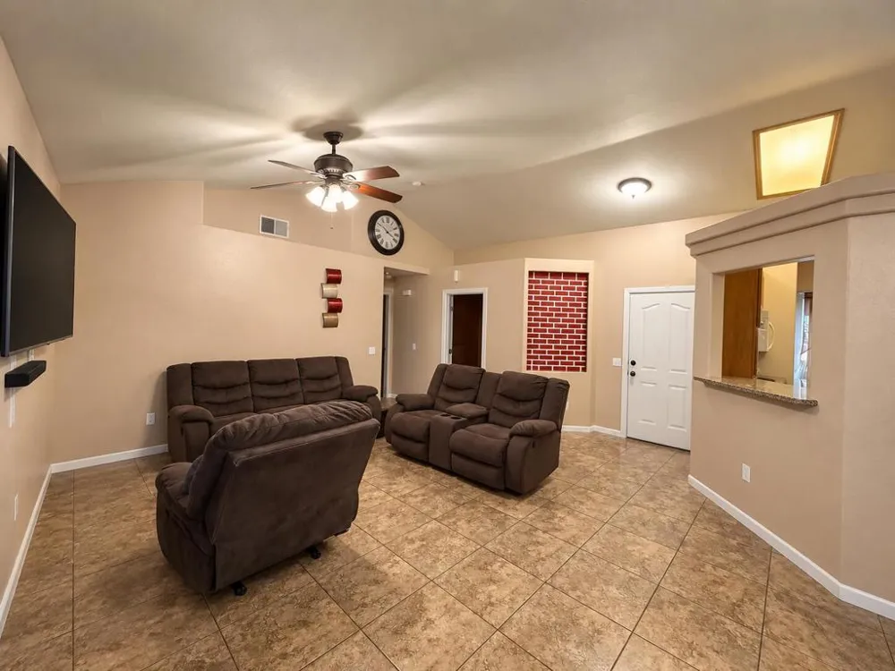 2215 Hidden Blythe, CA 92225
