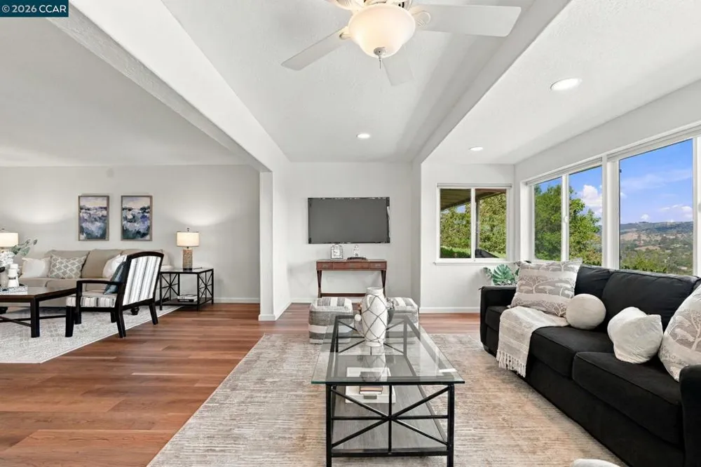 1138 Skycrest Dr #8 Walnut Creek, CA 94595